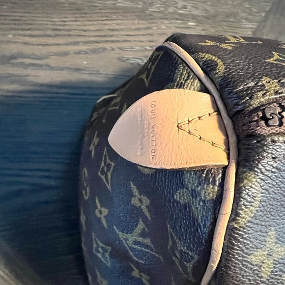 Authentic pre- owend Louis Vuitton speedy 30 Code 851 Made in France - Picture 8 of 9